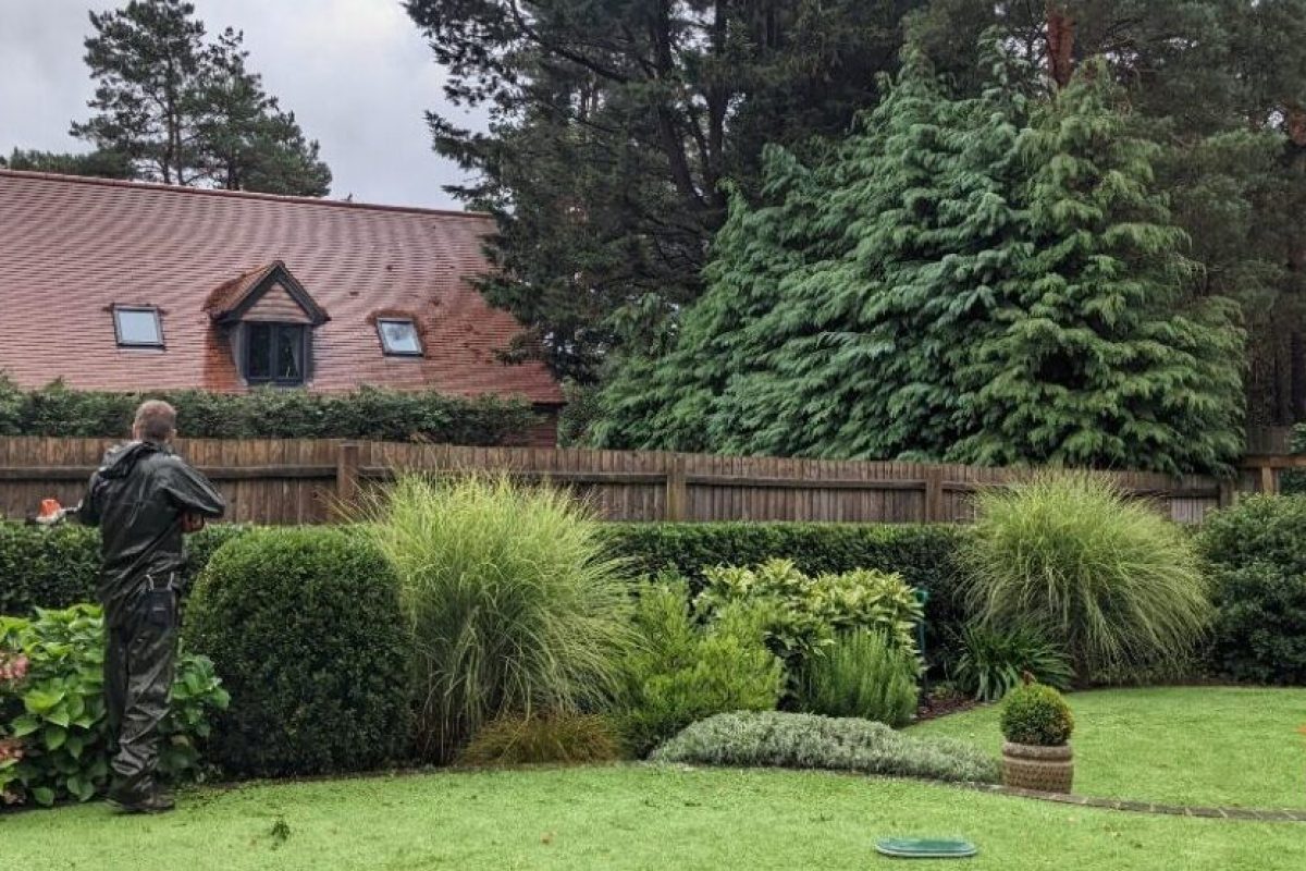 link to gardening and grounds maintenance page